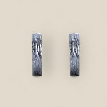 Load image into Gallery viewer, Eucalyptus bark hoop earrings silver